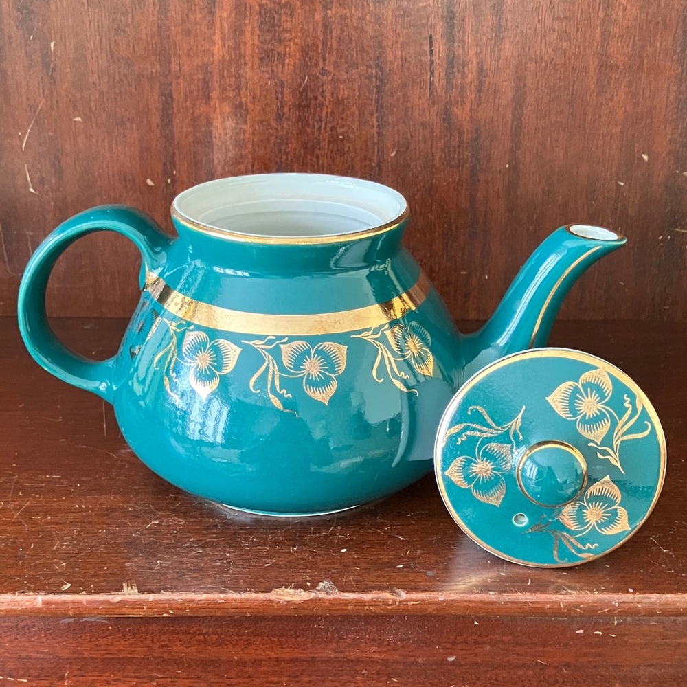 Hall’s China 6 Cup Teapot with Gold Floral Design
